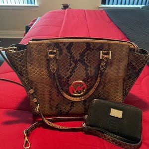 Tan/Black Michael Kors snakeskin bag & black wallet